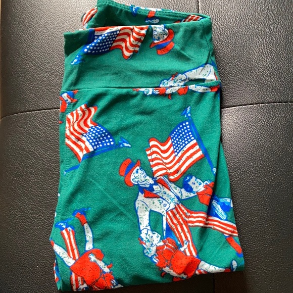 One size 4th of July LuLaRoe Leggings - Picture 1 of 4